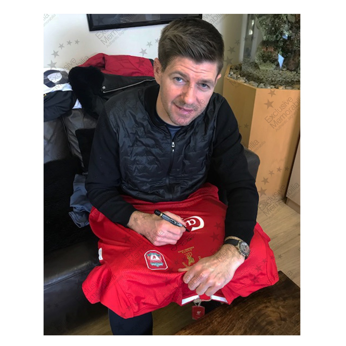 steven-gerrard-signed-liverpool-triple-shirt-proof_3 steven-gerrard-signed-liverpool-triple-shirt-proof_3